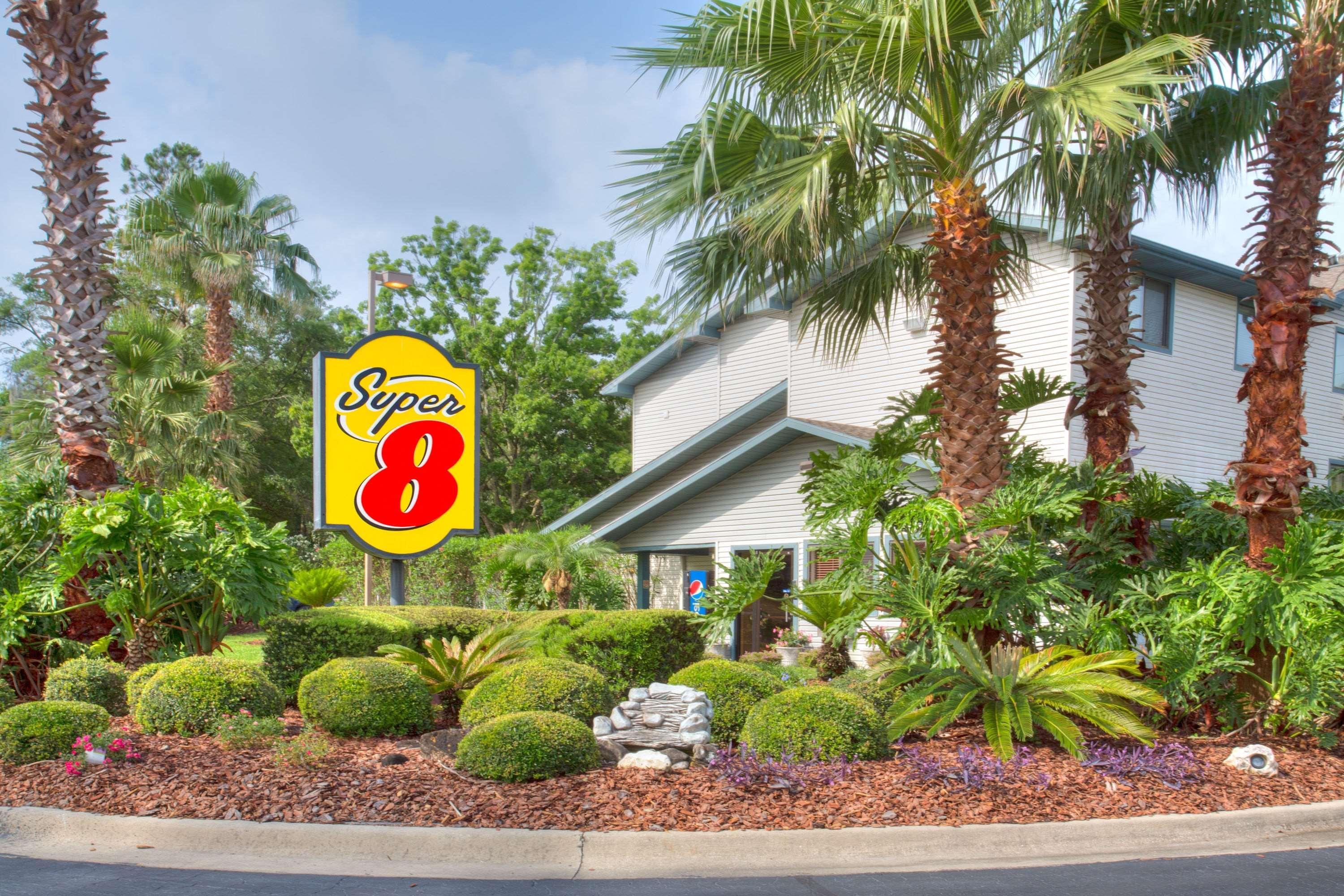 Super 8 by Wyndham Gainesville Eksteriør bilde